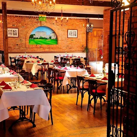 Üdülőközpont House Hotel, Golf & Leisure